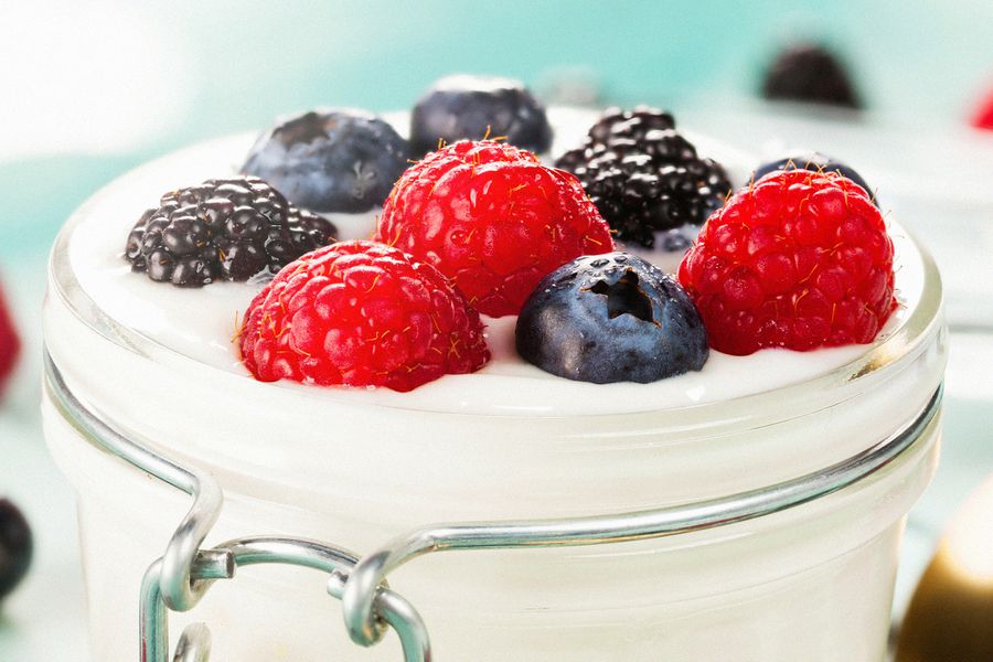 Plain Yogurt With Berries