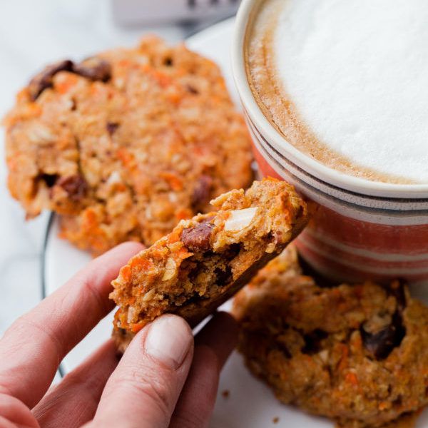 carrot-cake-vegan-breakfast-cookies