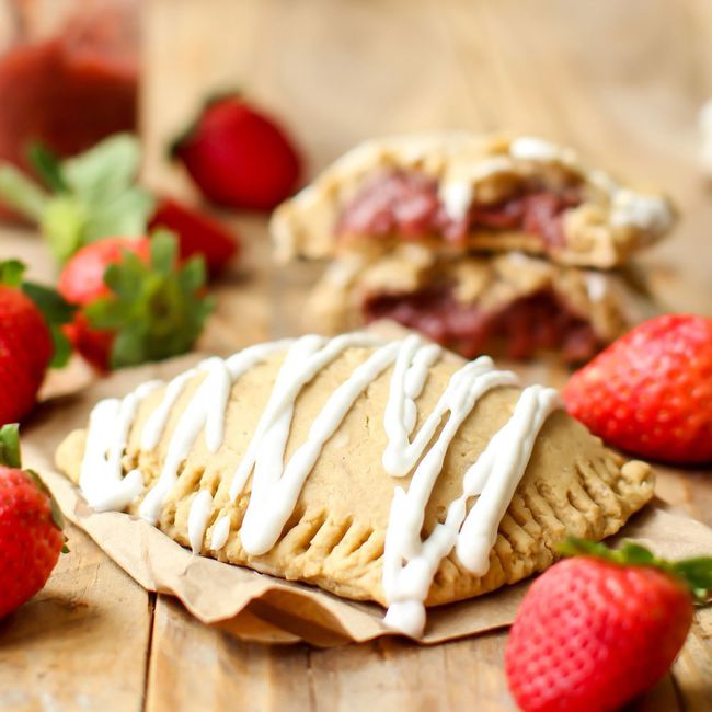 strawberry-banana-poptarts-vegan-breakfast