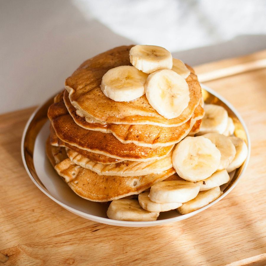 Copycat Kodiak pancakes with bananas