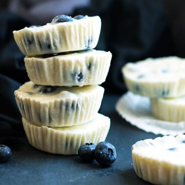 Lemon_and_Blueberry_Frozen_Greek_Yogurt_Bites