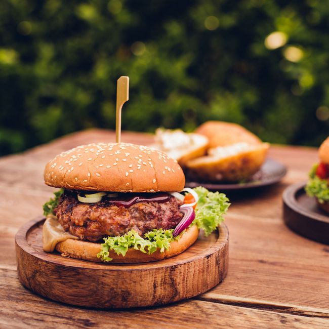 Healthy_Beef_Burger_On_Table